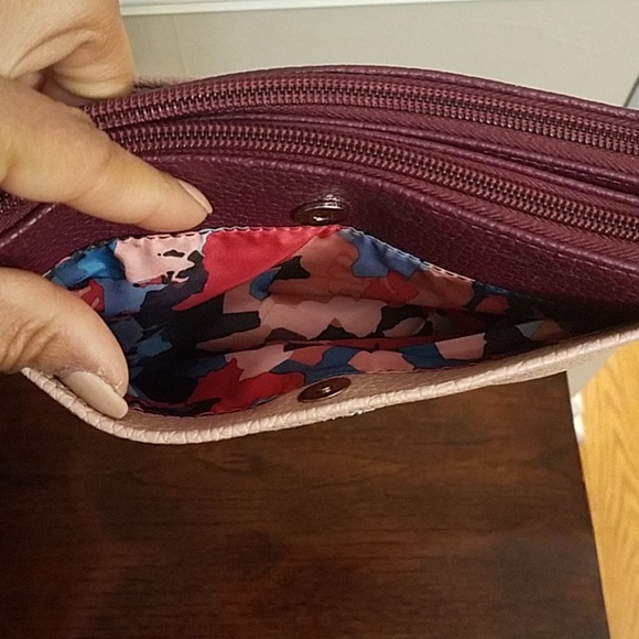 Nine West Wristlet - Picture 4 of 5